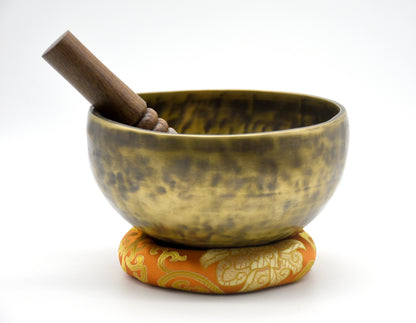 Antique-finish Tibetan singing bowl for meditation and yoga