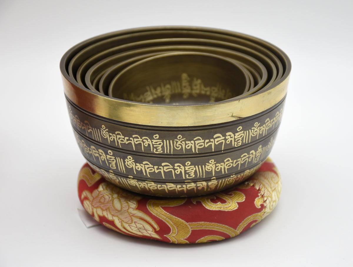 Mantra-Carved Tibetan Singing Bowl Set of 7 – Chakra Meditation Bowls with Mallets, Cushions & Carrying Case
